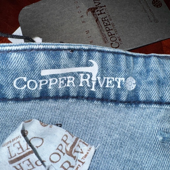 Men's Relaxed Fit Denim Cargo Jeans - Picture 4 of 9